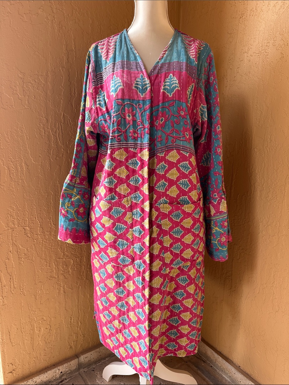 NWOT She’s 1 oak Kantha Kimono/Robe with flare sleeve-Reversible